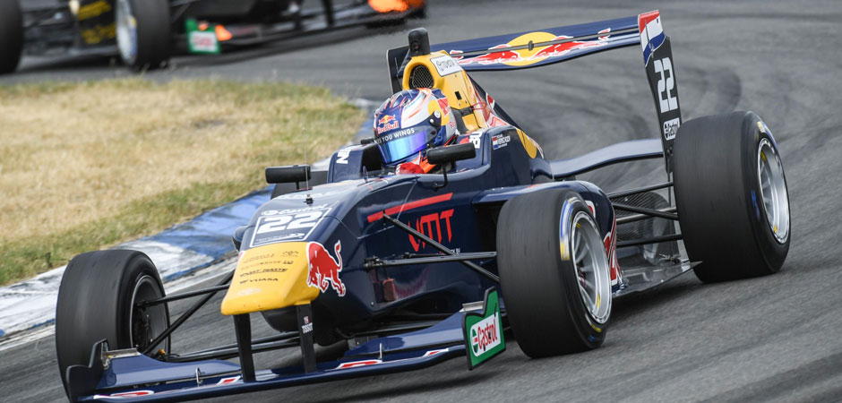 ARMSTRONG,-VERSCHOOR-FAVOURITES-FOR-TOYOTA-RACING-SERIES_HERO_940x450