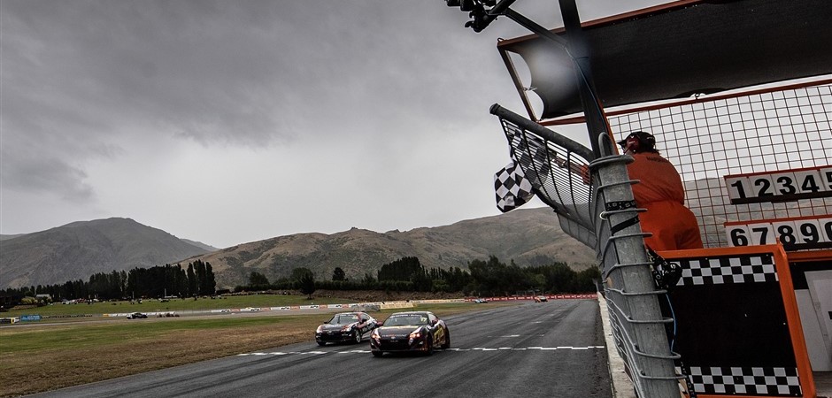 Hedge wins race two Highlands (940 x 450)