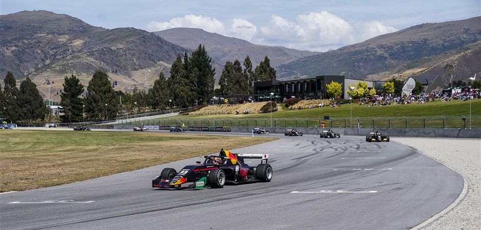 A 2023 calendar announcement (940 x 450)