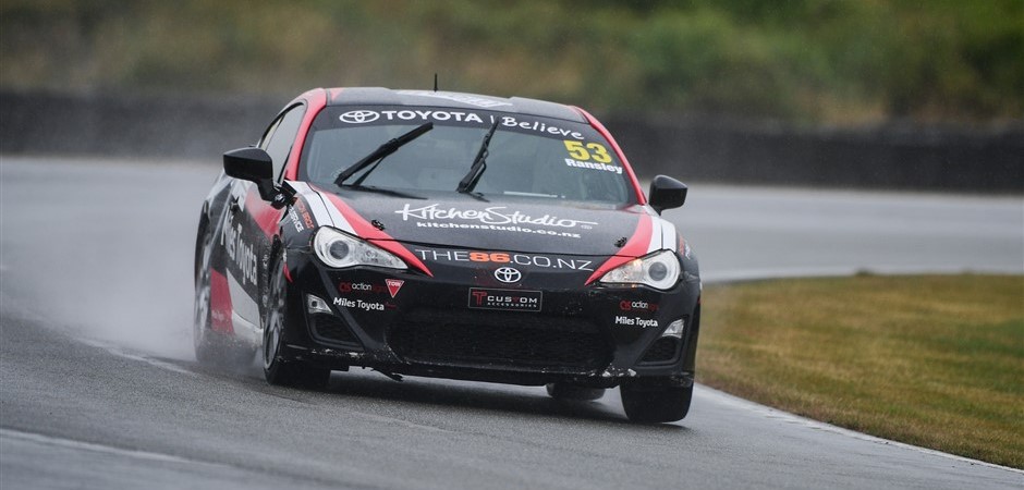 Ransley wins Race 3 Teretonga (940 x 450)