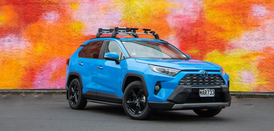 Toyota-has-strong-hybrid-electric-month-amidst-increasing-electrification-focus_HERO_940x450