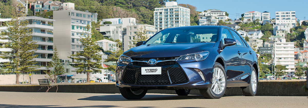 Camry-hybrid-2015-hero_1200x430