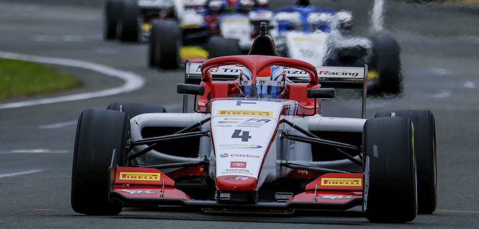 ROman Manfeild pole (940 x 450)