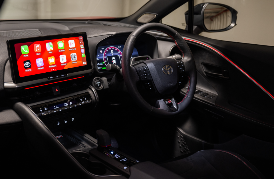 C-HR-GR-Sport-Gallery10-960x626