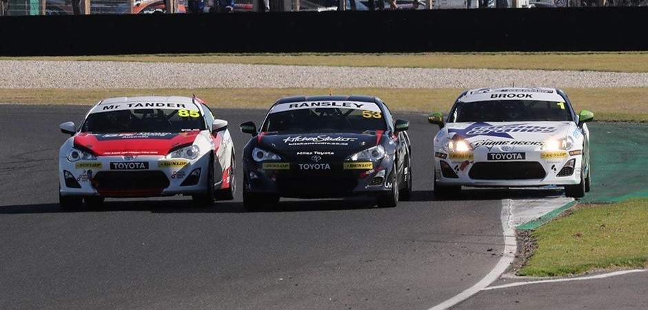 Jaden Aus (940 x 450)