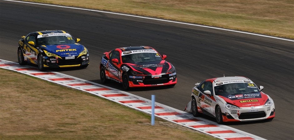 Manfeild R1 (940 x 450)