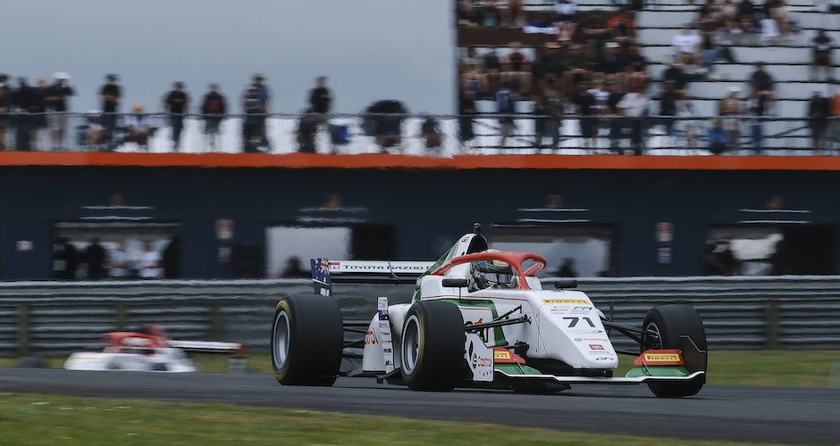 Mansell taupo pole (940 x 450)