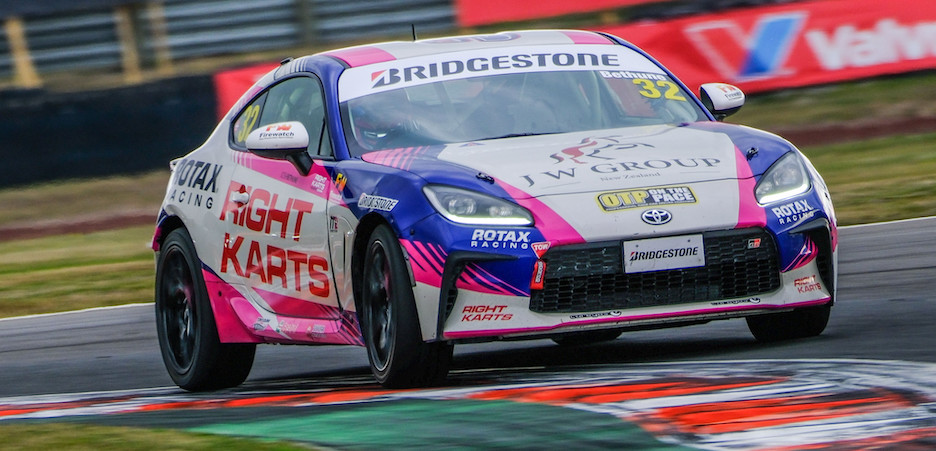 Josh taupo finale pole position (940 x 450)