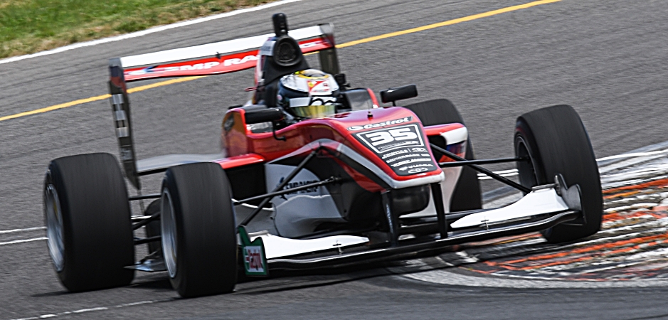 Shwartzman 940x450 BJP-6604