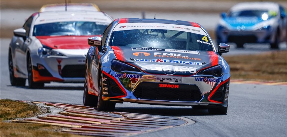 Simon R3 win Highlands (940 x 450)