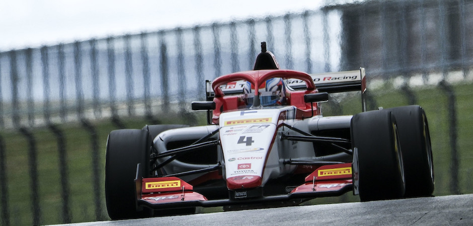 Roman feature pole HD (940 x 450)