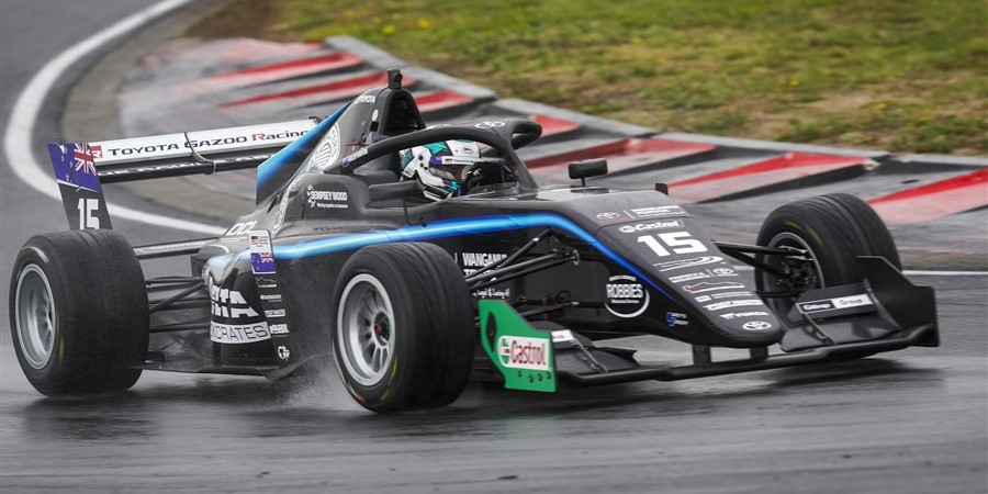 1 Caleb pole (940 x 450)