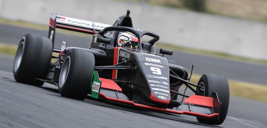 Petr Friday P1 HD (940 x 450)