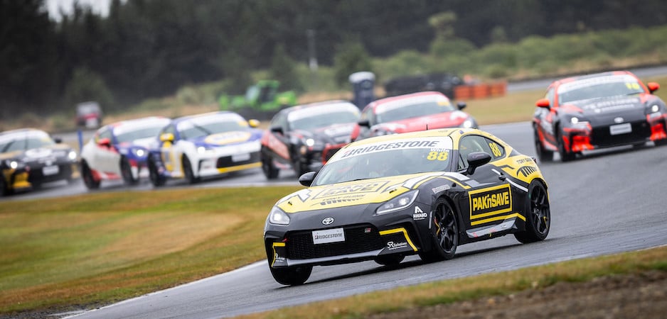 Race 1 Teretonga (940 x 450)