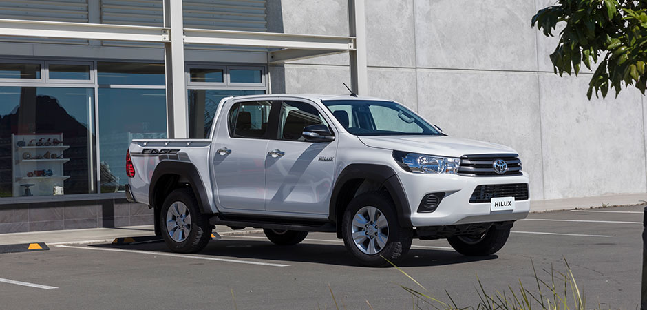Hilux-gets-edgy-looks_HERO_940x450