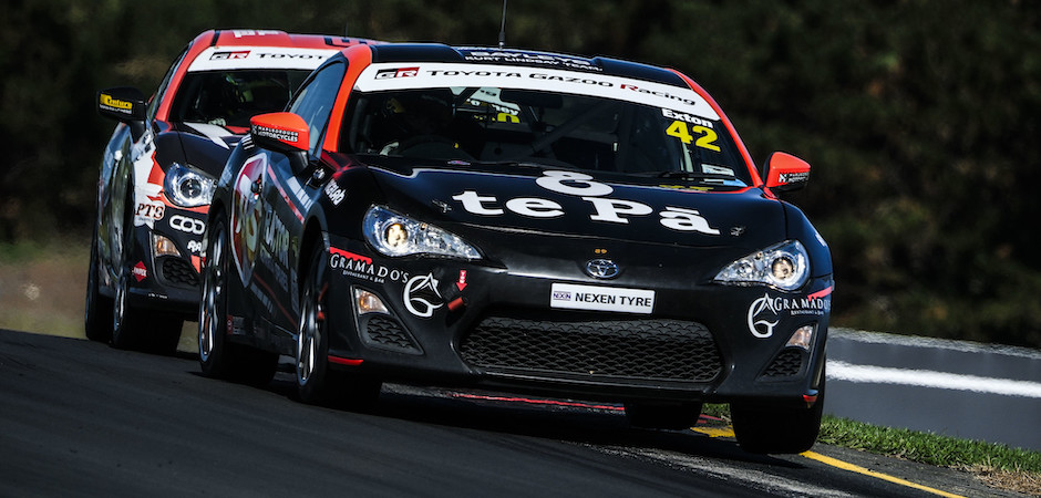 Will Exton pole HD (940 x450)