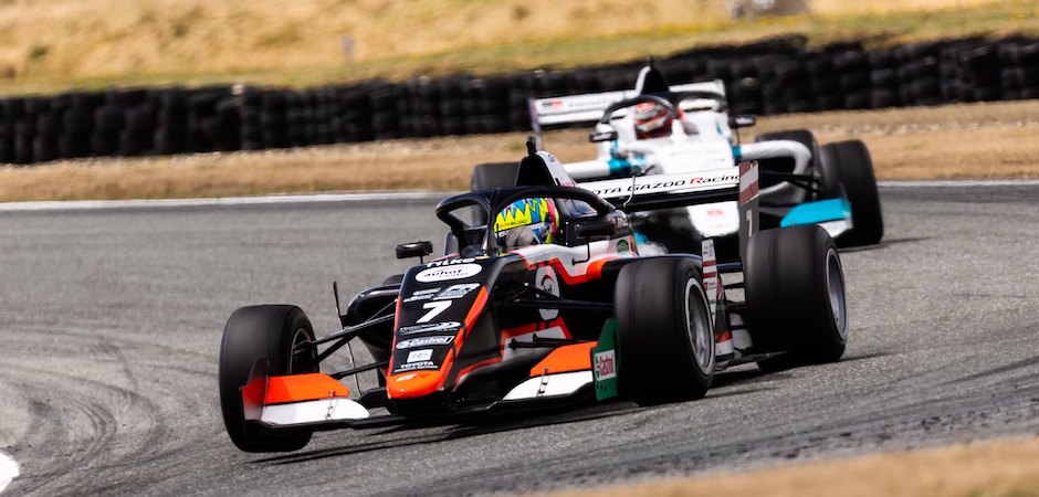 CHarle win 1 (940 x 450)