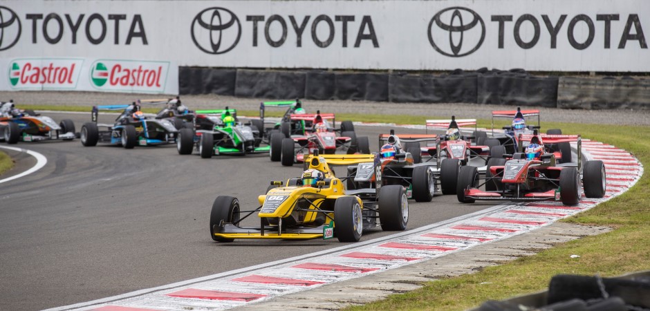 Entries-open-for-2019-Castrol-Toyota-Racing-Series_ARTICLE_940x450