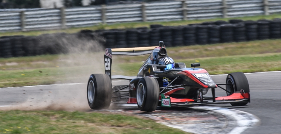 Das 940x450 BJP-6094