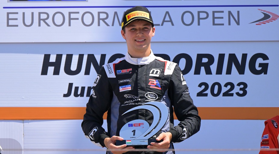 Bryce Aron (940 x 450)