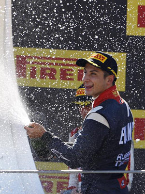 Kiwi-Evans-returns-to-winning-form-in-GP2-300x400-web