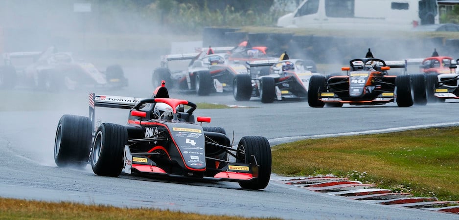 Ugo race 2 teretonga (940 x 450)