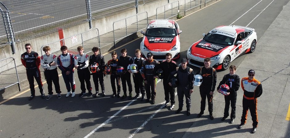 86 ruapuna testers (940 x 450)